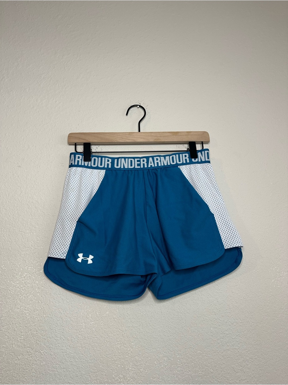 Under Armour Teal Blue and White Women's Athletic Shorts Size Small